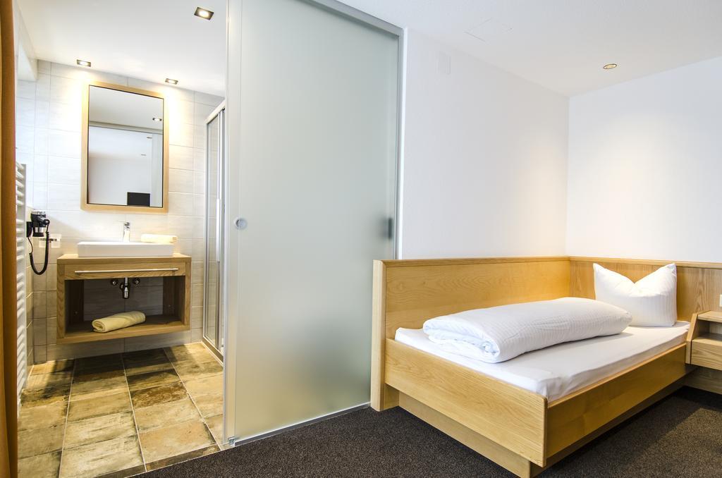 Hotel Garni Persutt Ischgl Exterior photo