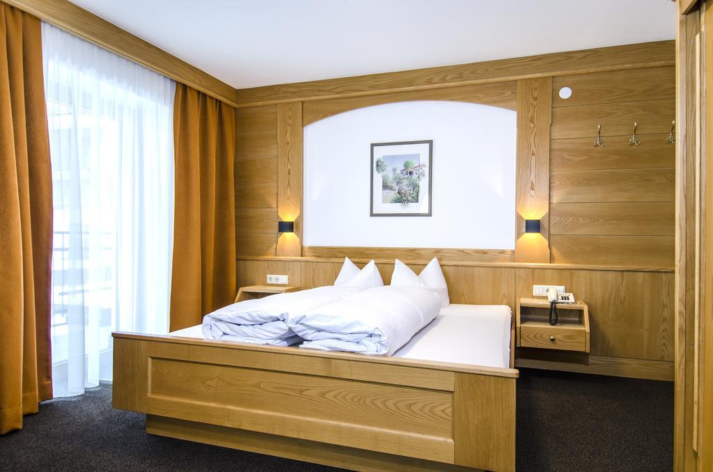 Hotel Garni Persutt Ischgl Exterior photo