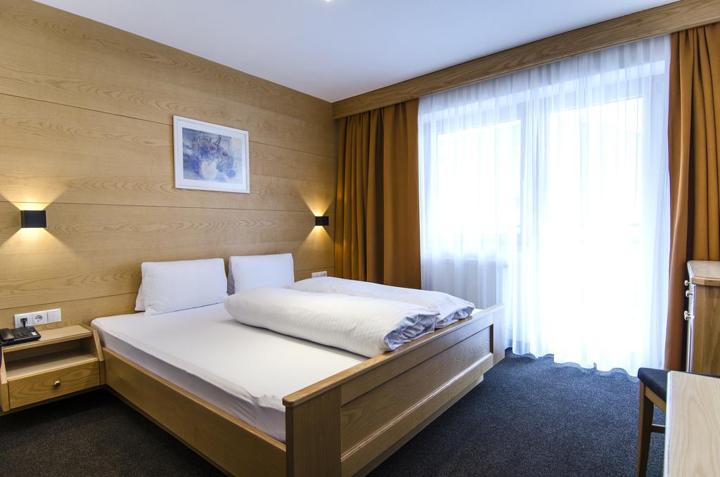 Hotel Garni Persutt Ischgl Exterior photo